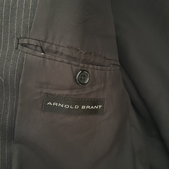 Arnold Brant Suit - Picture 7 of 11
